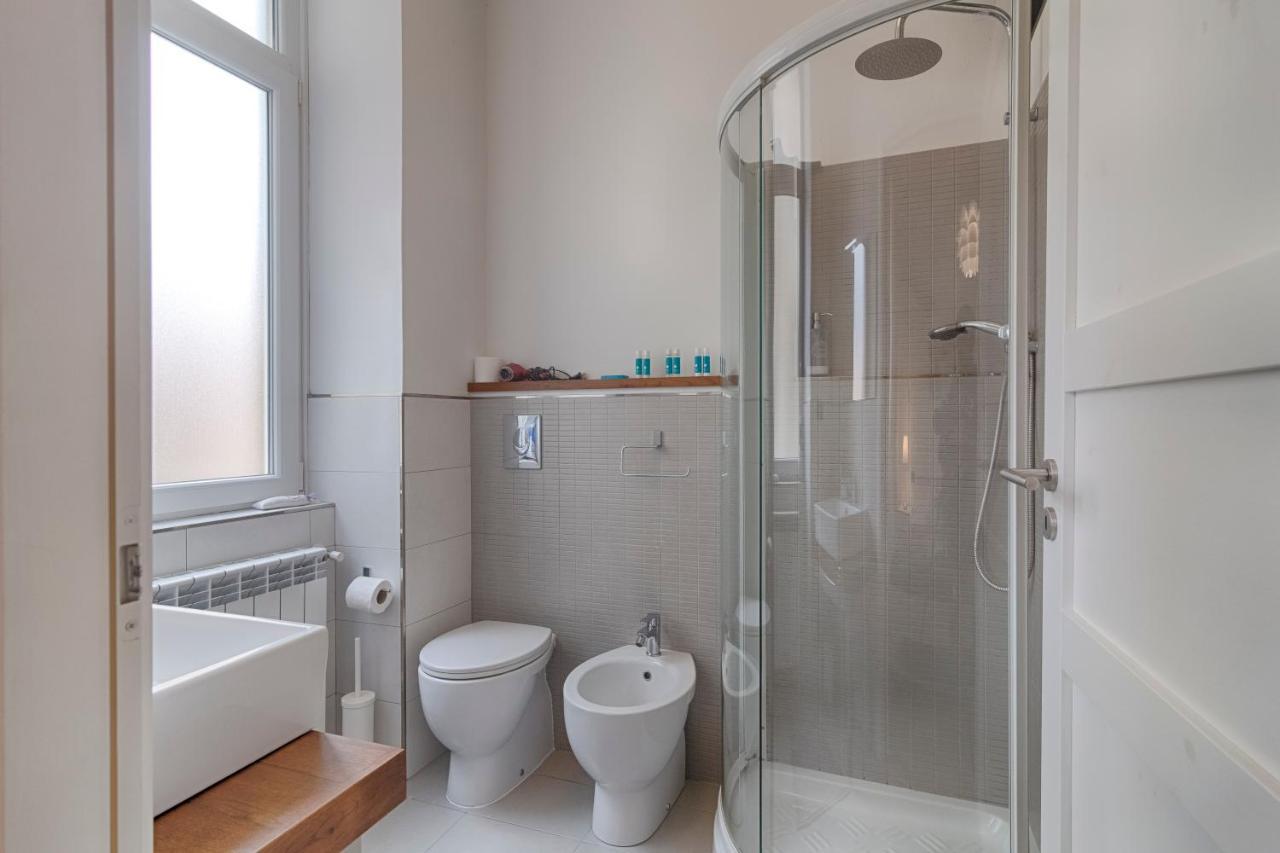 Mihaela Apartment - Charme Near The Station ตรีเอสเต ภายนอก รูปภาพ