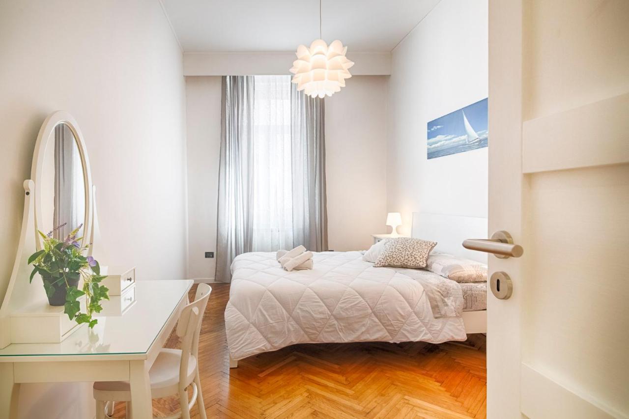 Mihaela Apartment - Charme Near The Station ตรีเอสเต ภายนอก รูปภาพ