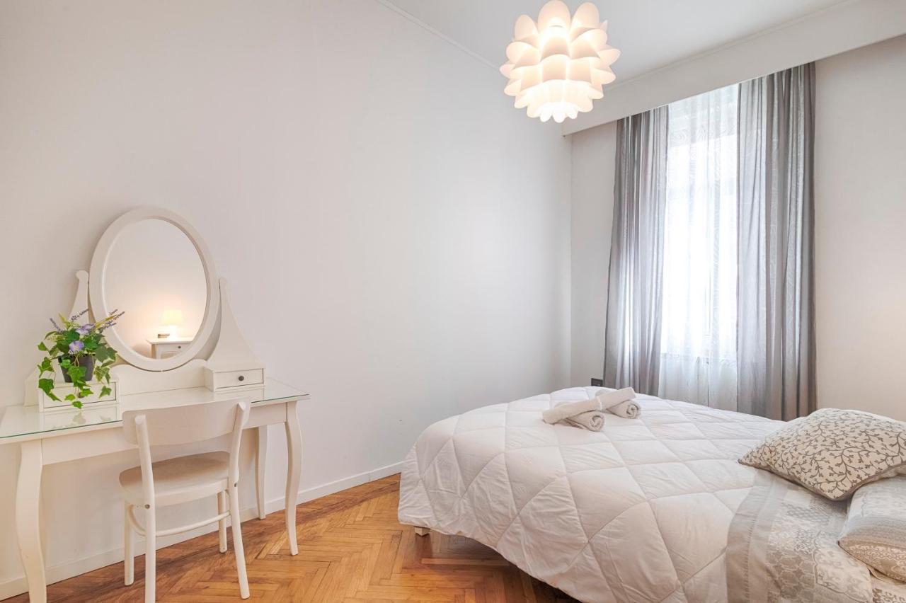 Mihaela Apartment - Charme Near The Station ตรีเอสเต ภายนอก รูปภาพ