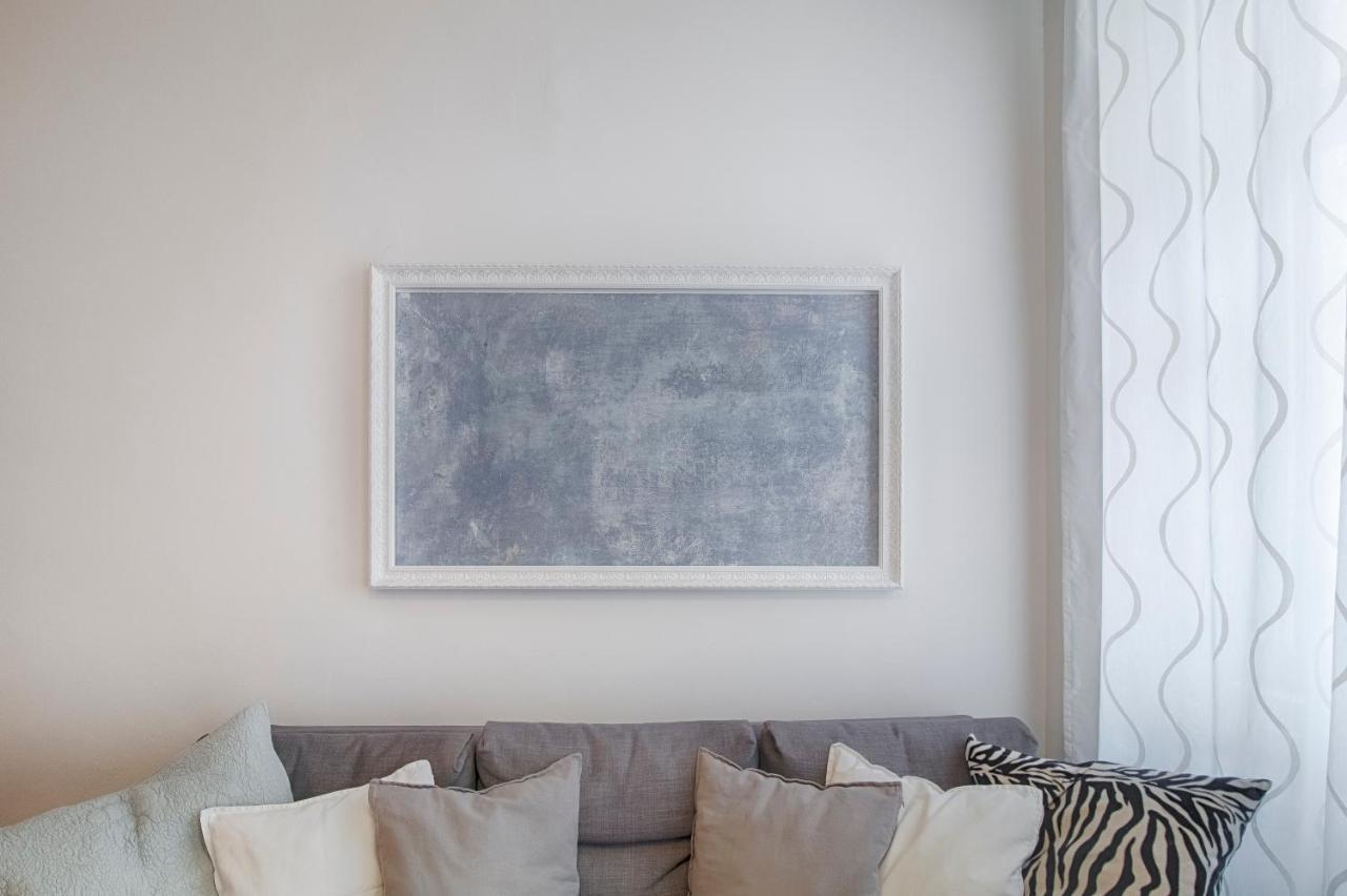 Mihaela Apartment - Charme Near The Station ตรีเอสเต ภายนอก รูปภาพ